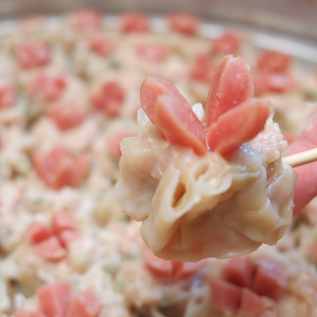 

Dimsum ayam topping sosis