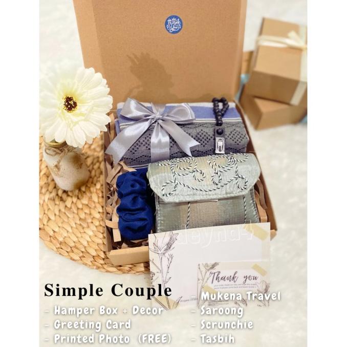 

Hamper Wedding Alat Shalat Couple. Hadiah Pernikahan Anniversary