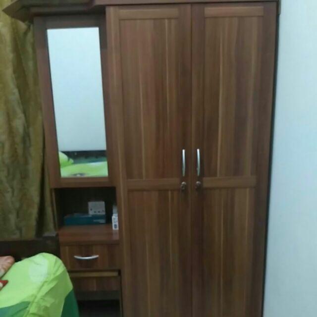 Lemari Pakaian 2 Pintu + Meja Rias Lpmr 8223