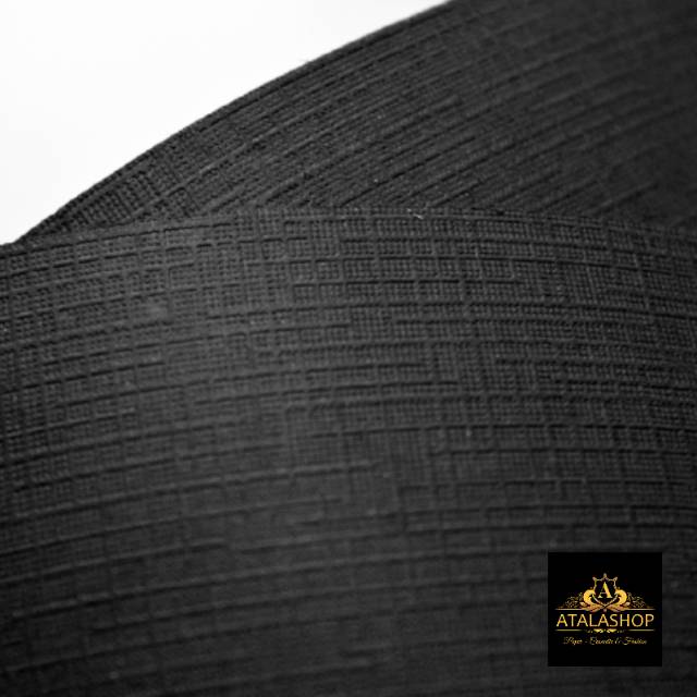 

Karton Linen Hitam 220 gram Plano
