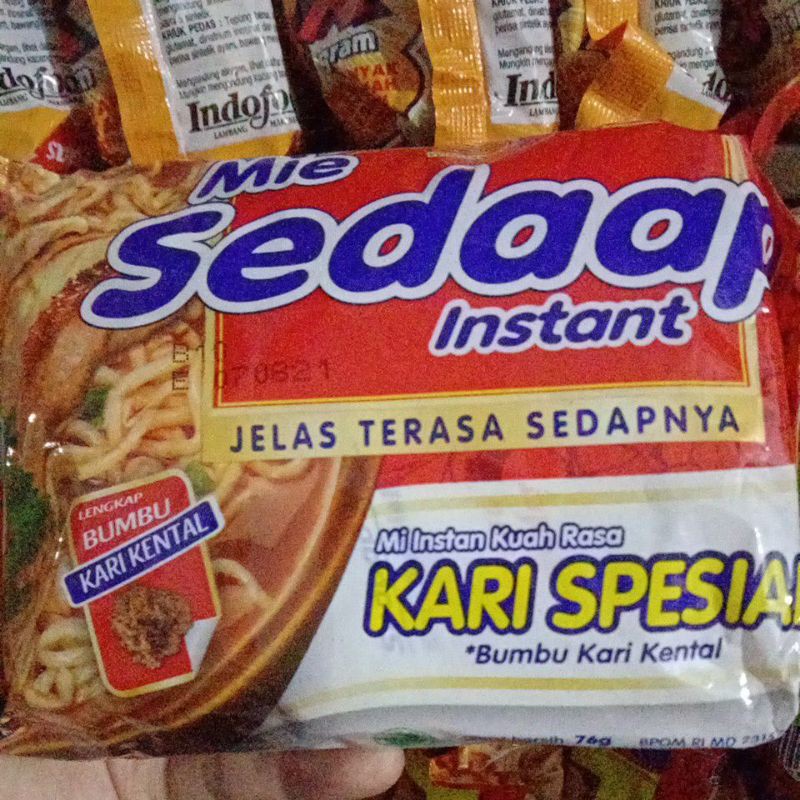 

mi instan / mi sedap kari / mi kuah / mi kare / sedaap kari spesial