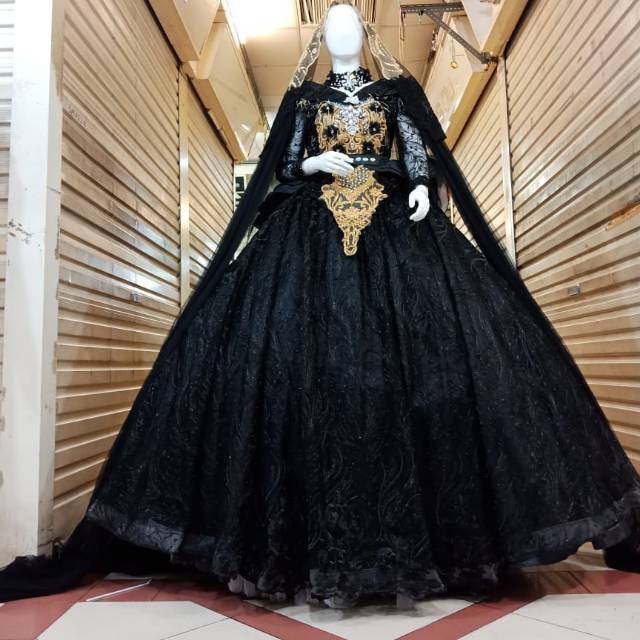 Gaun pengantin hitam