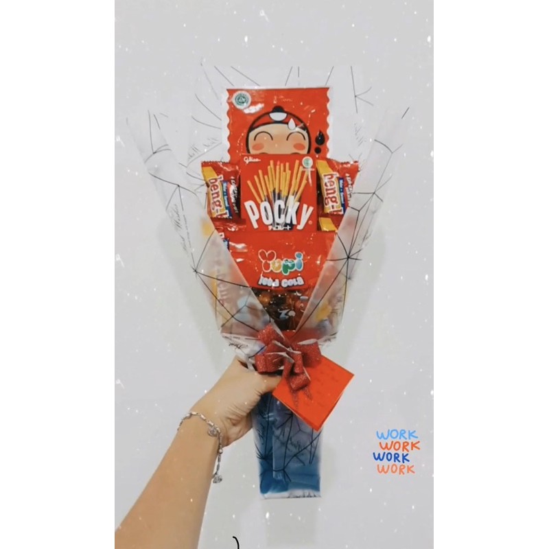 

bouquet Snack Valentine Premium bisa request READY STOCK PREMIUM DENGAN KERTAS BUNGA