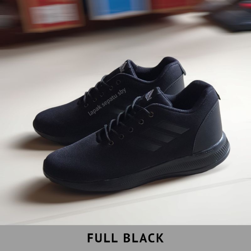 Sepatu Sneakers Pria Jumbo Big Size 42-49 Sepatu Lari Olahraga Sport Running Sekolah Kerja Full Black Hitam Polos