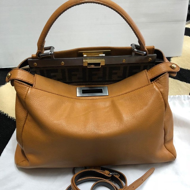 Preloved fendi peekaboo