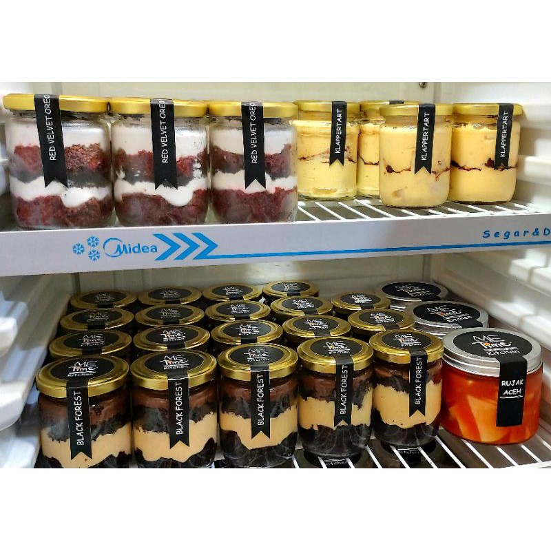 

Black forest in jar
