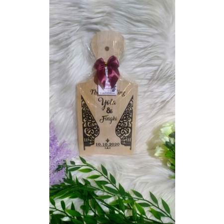 telenan souvenir kayu mahoni