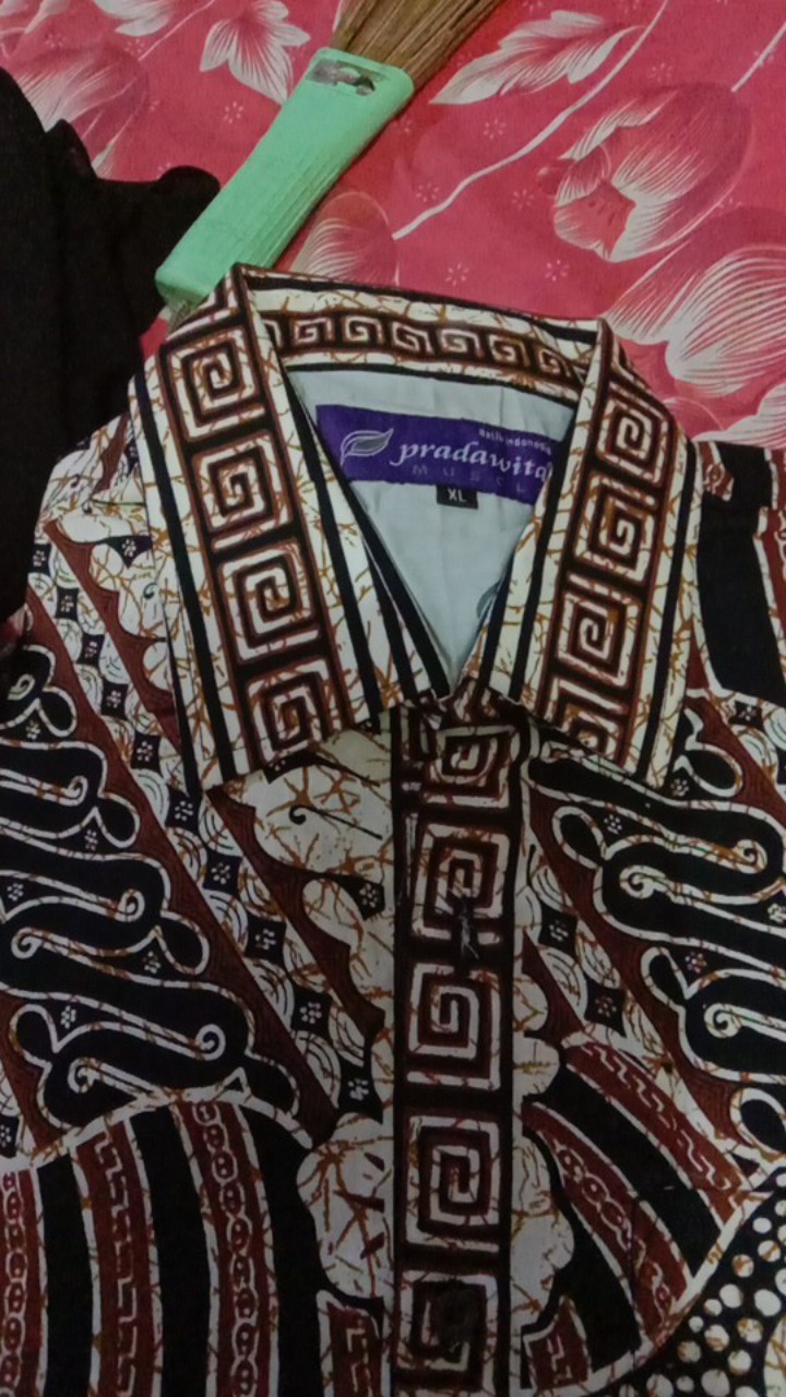 Pradawita Batik Kemeja Slim Fit Galactic Fiber -coklat