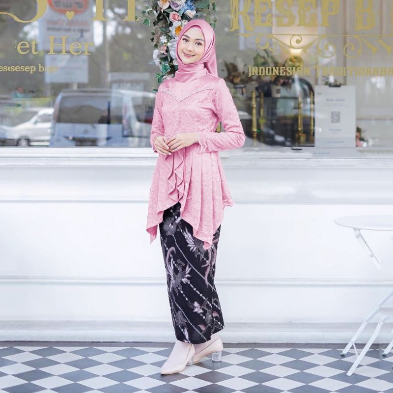 Batik Express - Kebaya Batik Couple Diandra Sarimbit Couple Modern Kebaya Lamaran Dan Tunangan Kekinian Kebaya Wisuda Modern