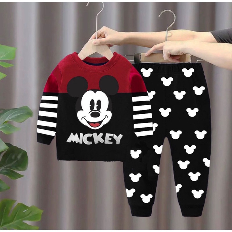 NEW TRENDY SETELAN PIYAMA KAOS BAJU TIDUR BAYI ANAK MOTIF MICKEY CUTE SIZE/USIA 6 BULAN-5 TAHUN BAHAN KATUN PREMIUM LEMBUT TERBARU TERLARIS TERMURAH/ SETELAN PIYAMA KAOS BAJU TIDUR BAYI ANAK LAKI-LAKI/ SETELAN PIYAMA KAOS BAJU TIDUR BAYI ANAK PEREMPUAN