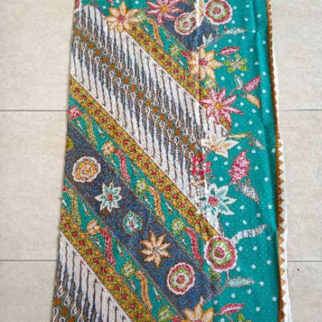 Kain Batik Modern Parang Bunga Hijau