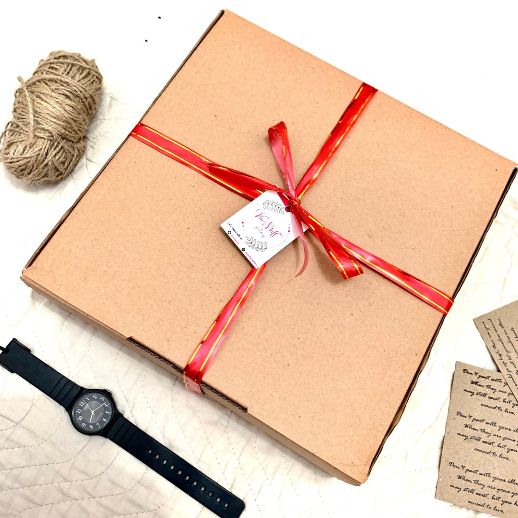 

REQUEST (RANDOM) SNACK BOX / GIFT BOX KADO ULANG TAHUN / WISUDA [free custom ucapan]