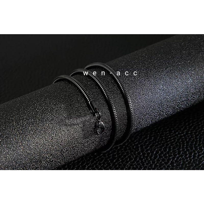 Kalung Titanium Hitam Model Gepeng Bulat Kotak Pria Dan Wanita