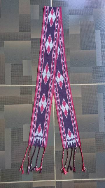 *TENUN BLANGKET  KELINCI :*orderr 2 pcs Free kain tenun Ikat kepala 1 pcs Ramdom