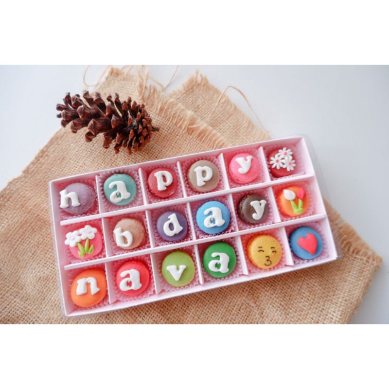 

BABY MACARON GIFT ISI 18 PCS