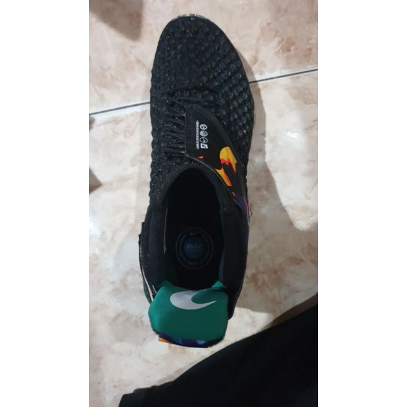 NIKE AIR ZOOM UNVRS FLYEASE