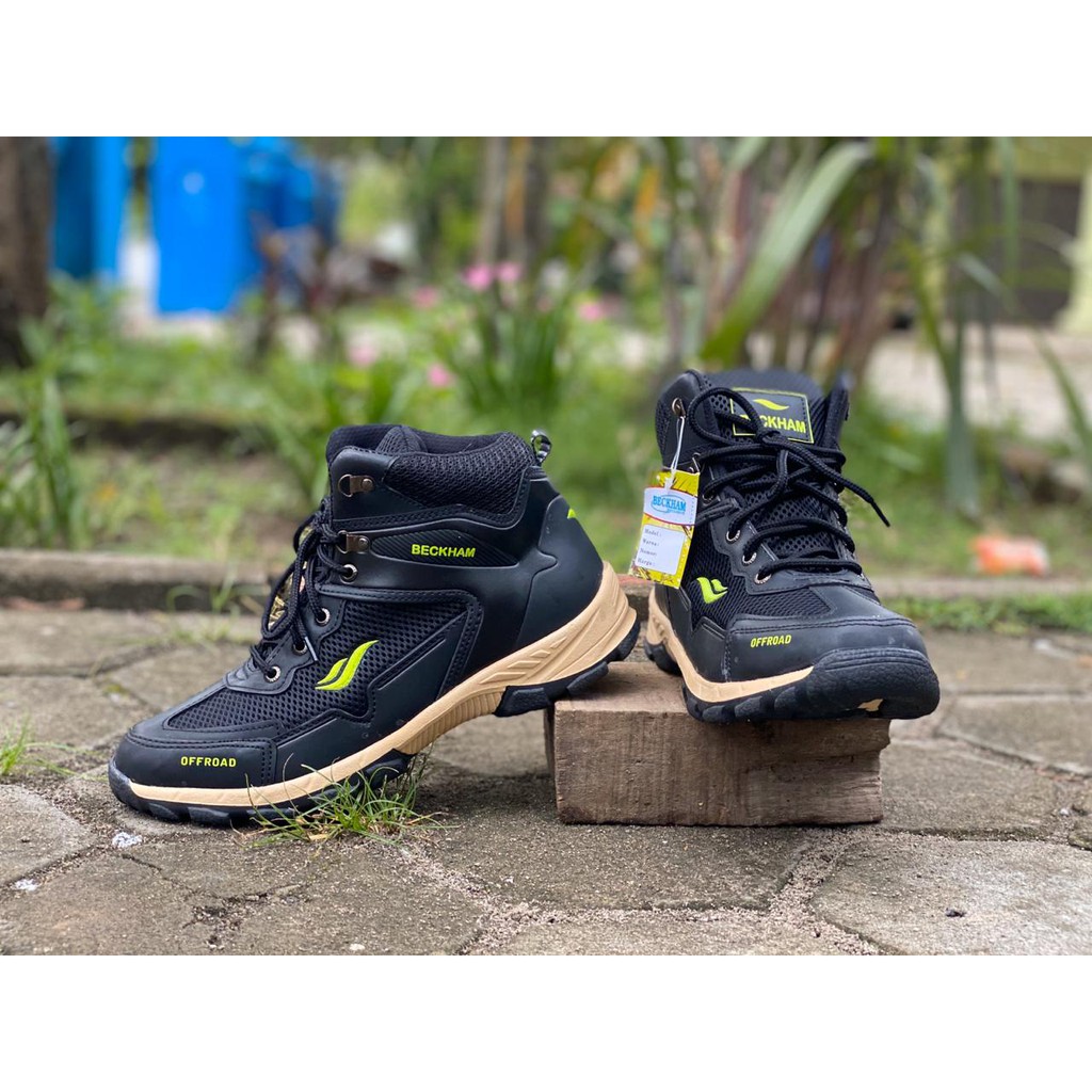 sepatu beckam / sepatu hiking / sepatu gunung / sepatu terlaris / sepatu touring