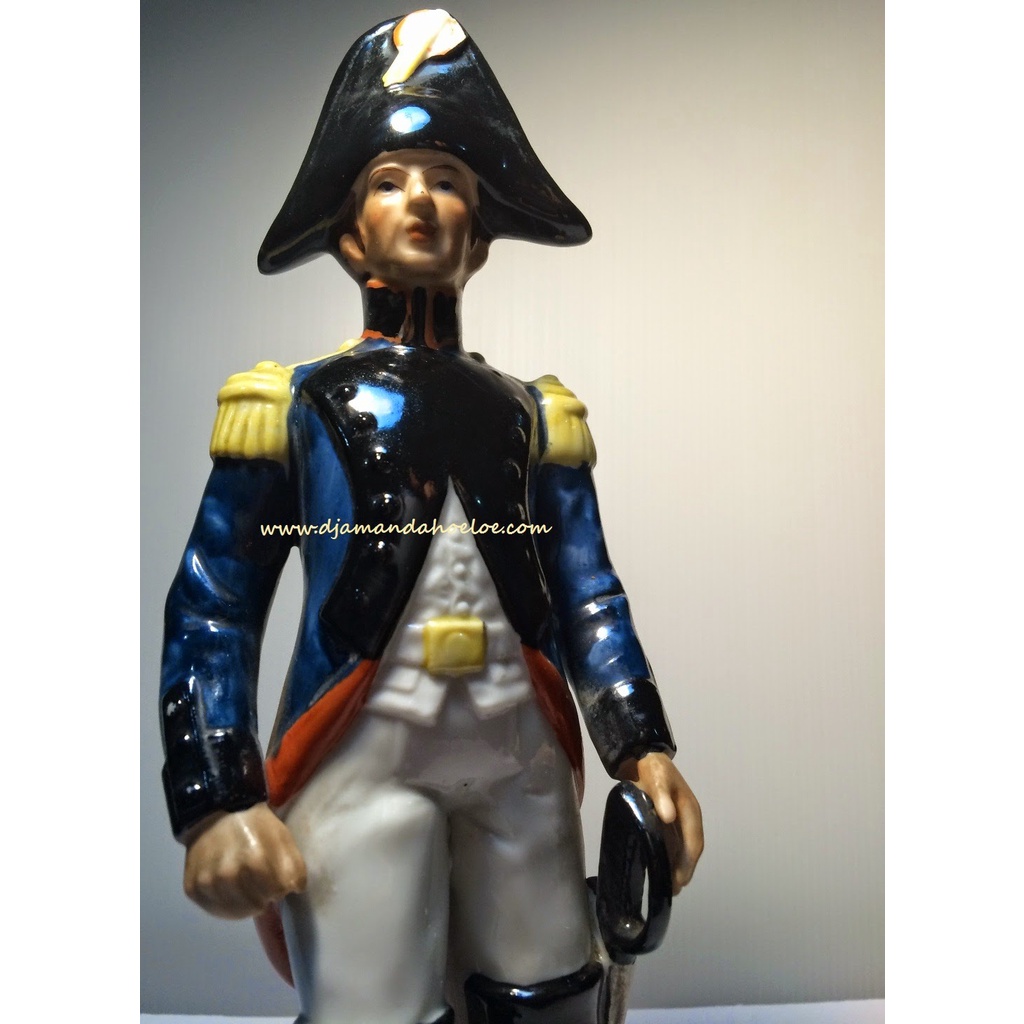 Patung Keramik Serdadu Napoleon - Vintage Pionnier Officier