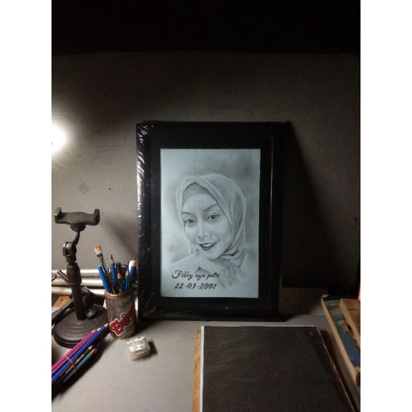 Lukisan sketsa wajah | lukisan wajah | kado ultah | kado wisuda