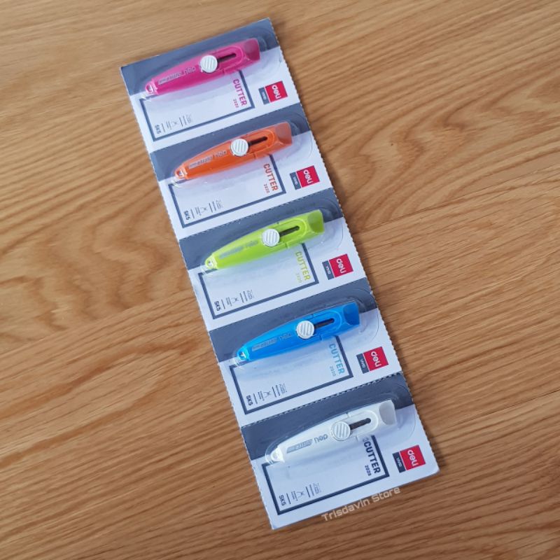

Cutter mini Deli warna-warni / Deli mini cutter warna / Deli cutter 2020 warna warni