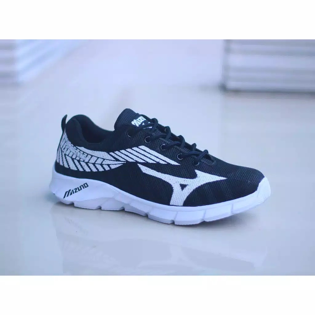 Sepatu Sneakers Pria Mizuno Best Seller Terbaru