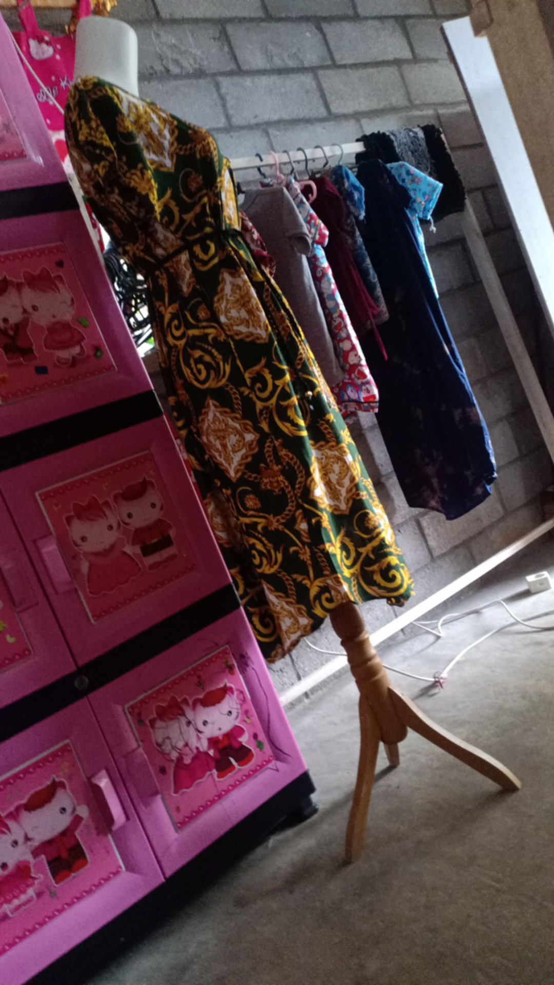 Sarimbit/couple Batik Keluarga Sania Ruffle Ndoro Jowi Batik Couple Keluarga Terkomplit Dan Terbaru