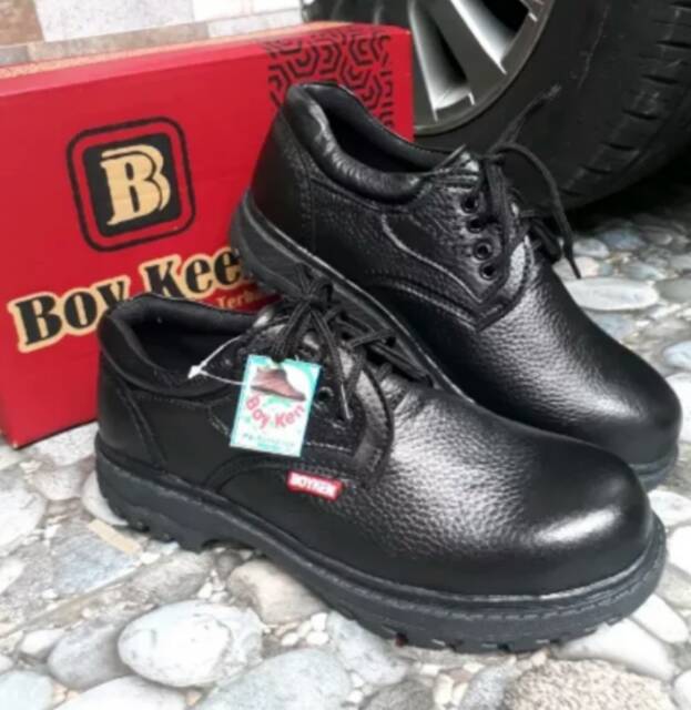 Sepatu sefty pendek kulit asli bisa buat kerja maupun sekolah nyaman dipakai