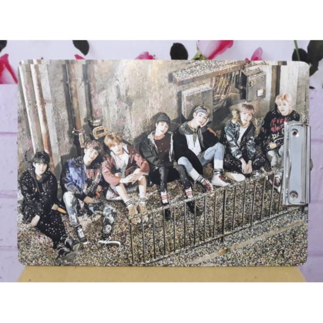 

PAPAN UJIAN/PAPAN JALAN KPOP BTS YOU NEVER WALK ALONE TEASER