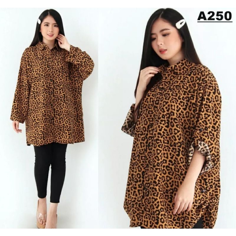 KEMEJA WANITA JUMBO MOTIF LEOPARD SIZE M XL XXL 3XL 4XL. Kemeja Murah Kemeja Kasual Kemeja BIgsize Oversize Kemeja Kerja Kemeja Keren Kemeja Panjang Kemeja Formal Atasan Wanita Termurah Terbaru Dan Kekinian Bahan Adem Bisa COD Dalam Negeri.