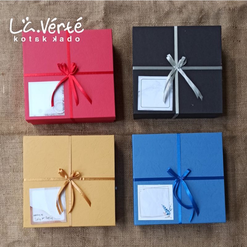 

box hampers polos