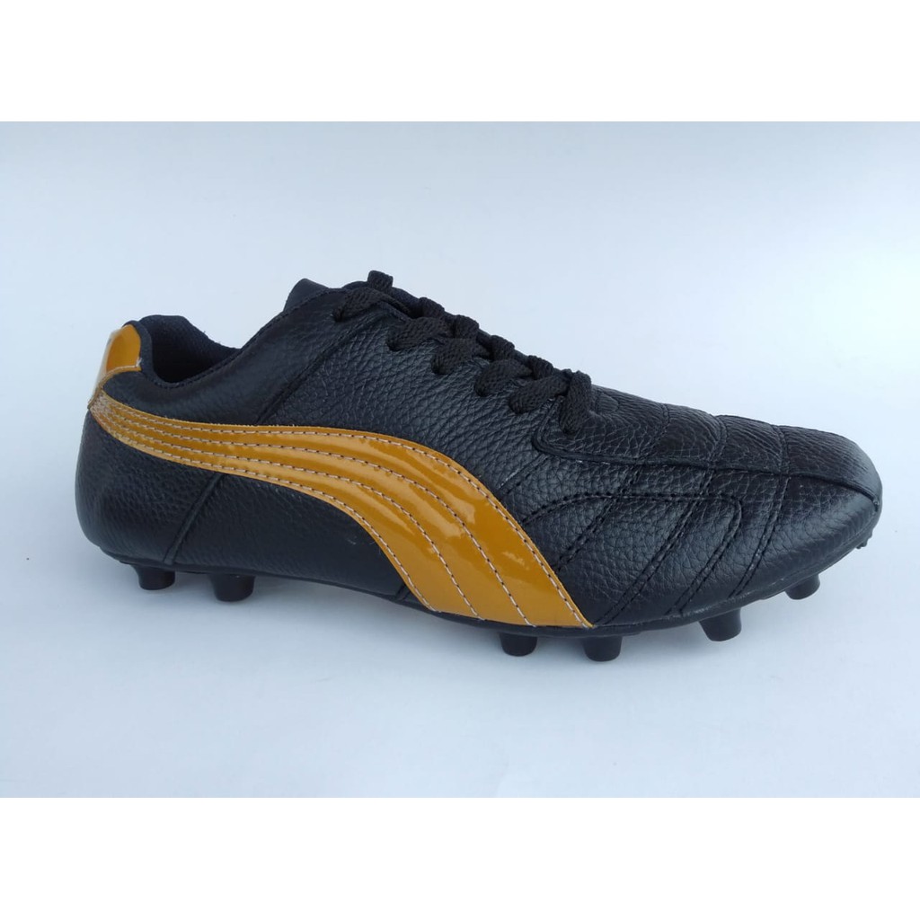 sepatu bola  100% kulit sapi asli