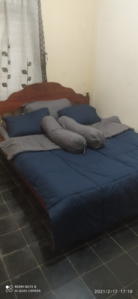 Marvelo Sarung Bantal Cinta Katun Polos Warna Warni