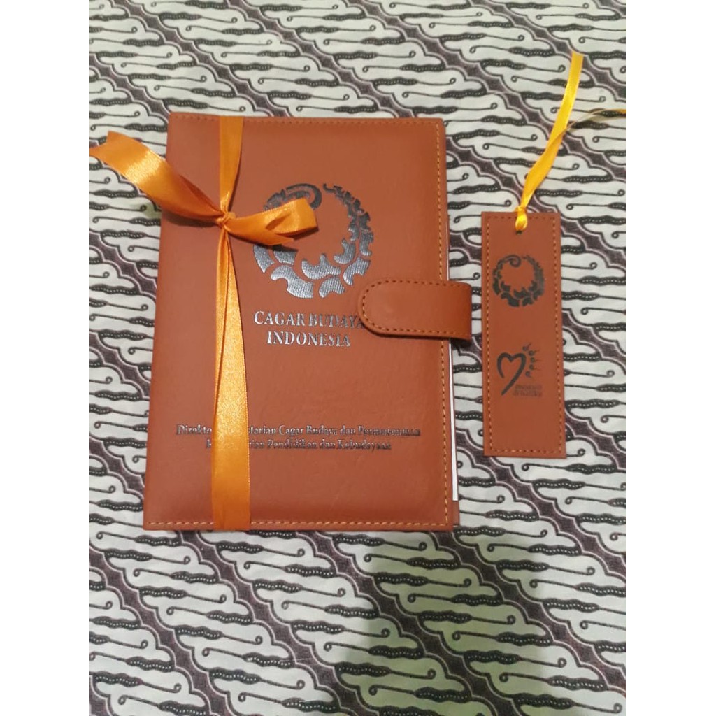 

Binder Eksklusif