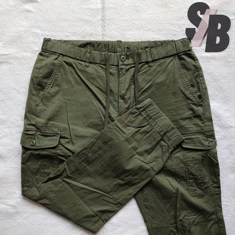 Uniqlo Cargo Jogger Pants
