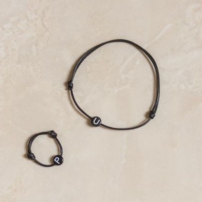 Gelang Inisial Bulat Hitam Tali Anti Air / Cincin Inisial Hitam