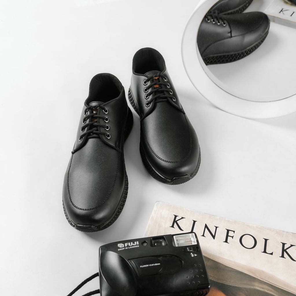 WIN BLACK ORIGINAL x JOEY Sepatu Formal Full Hitam Tali Pria Pantofel Kerja Kantor Dinas Resmi Guru Kantoran Wisuda Kuliah Pesta Pernikahan Kondangan Nikah Undangan Wedding Modern Oxford Casual Derby Semi Kulit Premium JYF Footwear Keren Terbaru Branded