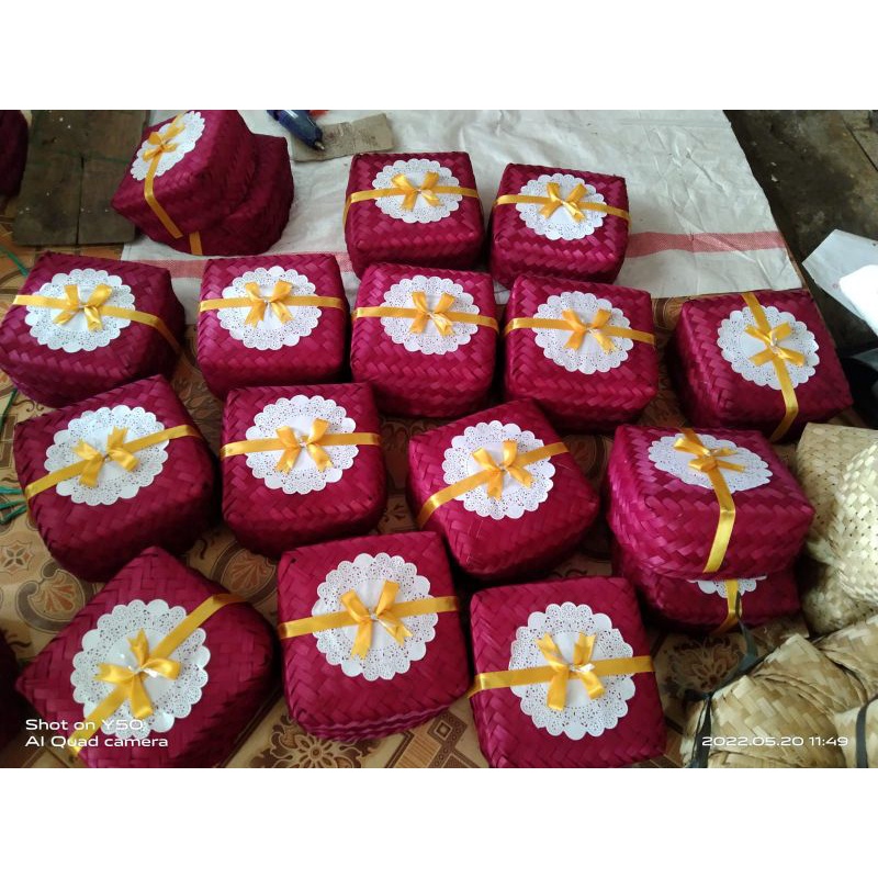 

besek 20x20 warna +pita