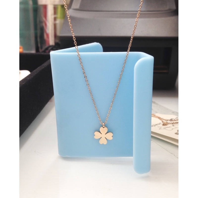 Kalung Van Cleef titanium premium