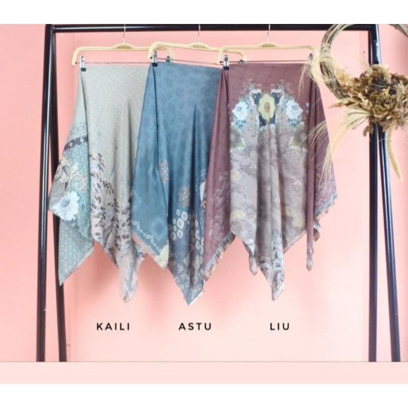 SALE SAGA SCARF RIA MIRANDA , LIU , KAILI DAN ASTU SCARF
