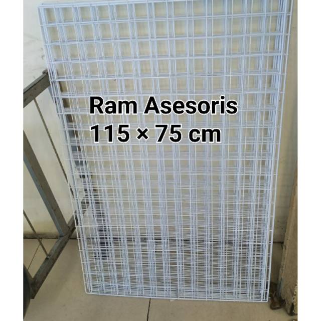 Ram dinding 115 cm x 75 cm pinggir kawat tipis . Ram dinding pajangan aksesoris kawat jaring-jaring