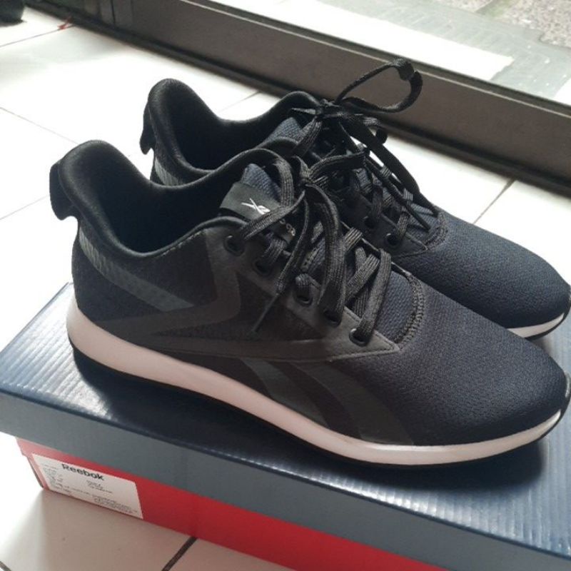 Sepatu Reebok Ever Road DMX Walk