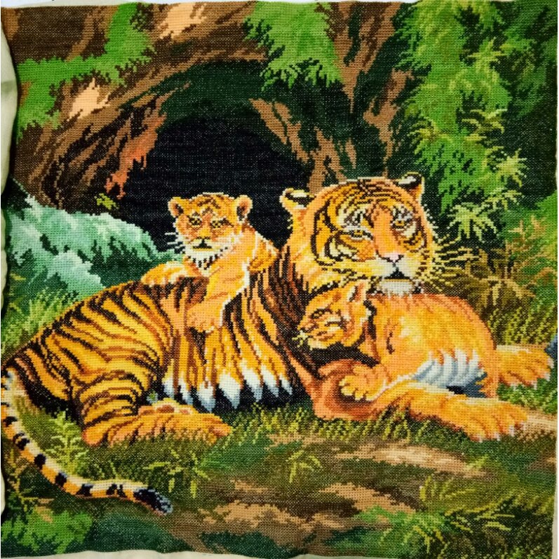 Kristik Jadi/Orchid Kruissteek esthetic/Hiasan Dinding Estetik Macan Sudah Jadi/Karya Sulaman Macan