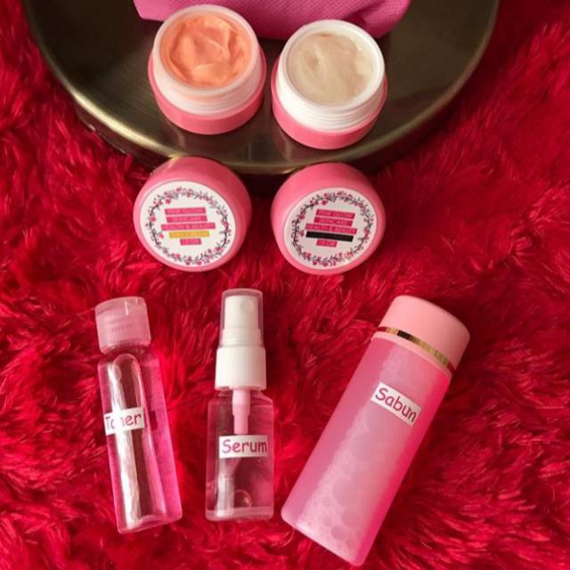 

Pink glow yg original cream siang berwarna peach ya syang