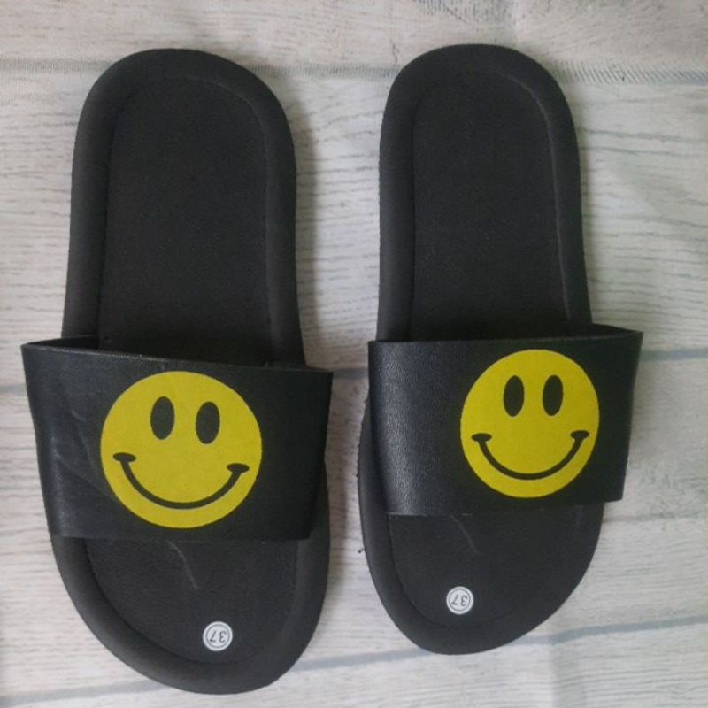 SANDAL WANITA (KOKOP SLOP SPON SMILE)