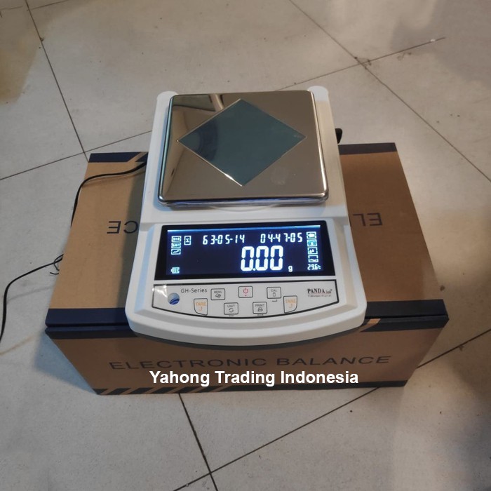 Timbangan Digital Laboratorium Analitik Emas Berlian Bubuk Obat GH-4202 4200g 0.01g