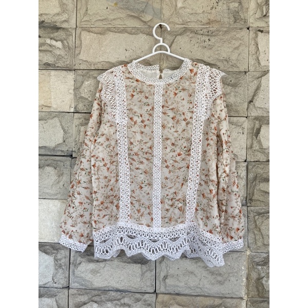 Blouse Wanita Motif Bunga kombinasi Renda