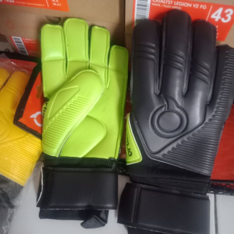 SARUNG TANGAN KIPER ORTUSEIGHT SALVATOR GK GLOVE