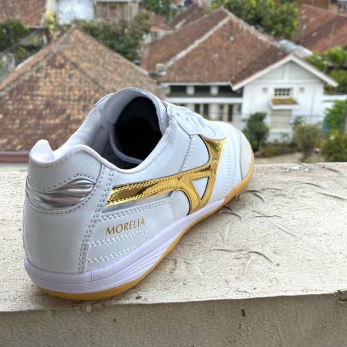 Sepatu Futsal Mizuno Morelia Leather White Gold