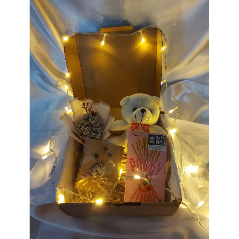 

Giftbox ulang tahun /Birthday Gift box/hadiah ulang tahun/Hampers