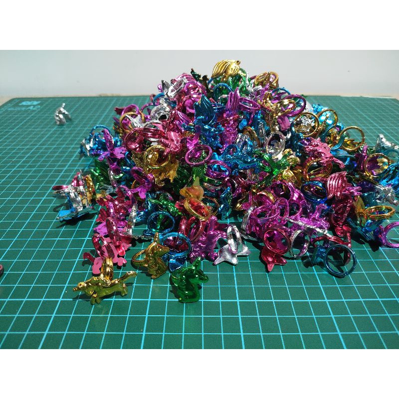 Mainan Cincin Plastik 100 Pcs